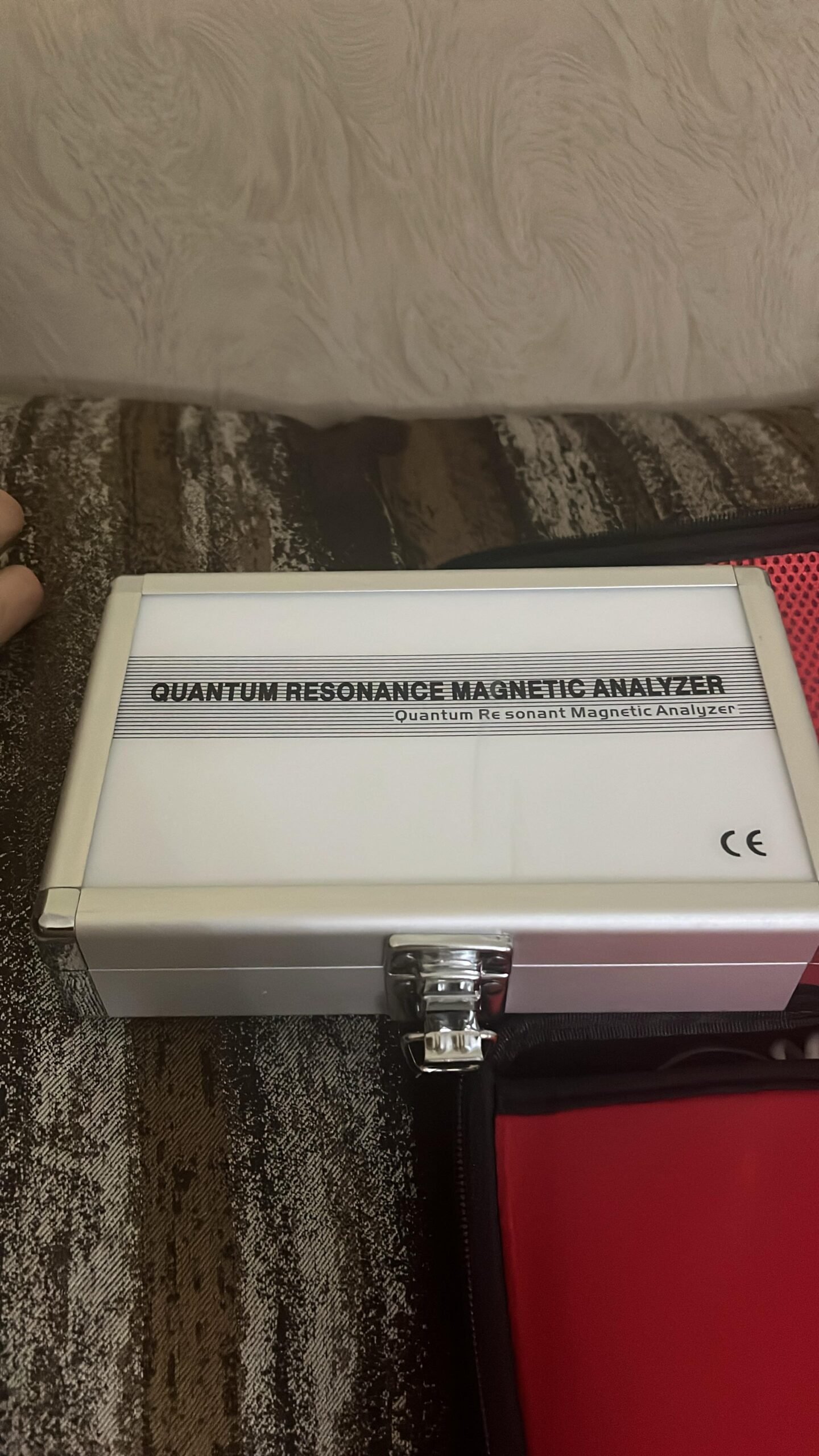 Sensor manual del analizador cuántico resonancia magnética correctamente conectado