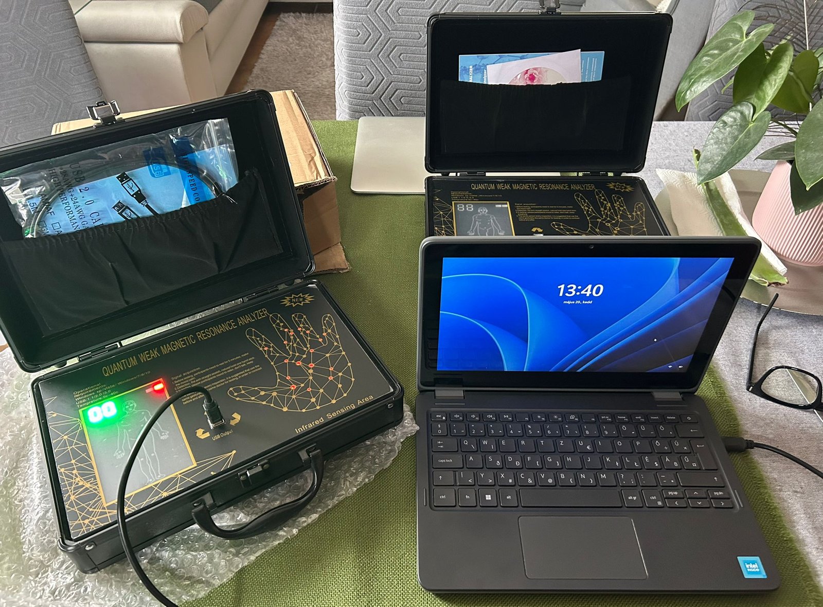 Sensor manual del analizador cuántico resonancia magnética correctamente conectado