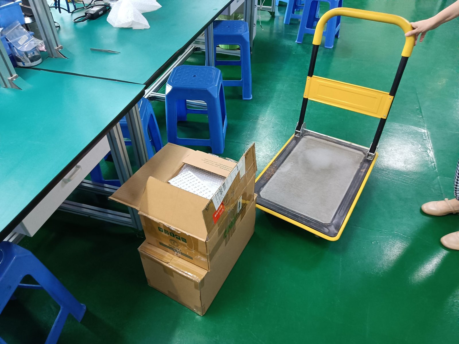 Analizador Cuántico Biomagnético Precio 18 fábrica MAIKONG Shenzhen China instalaciones producción analizador cuántico