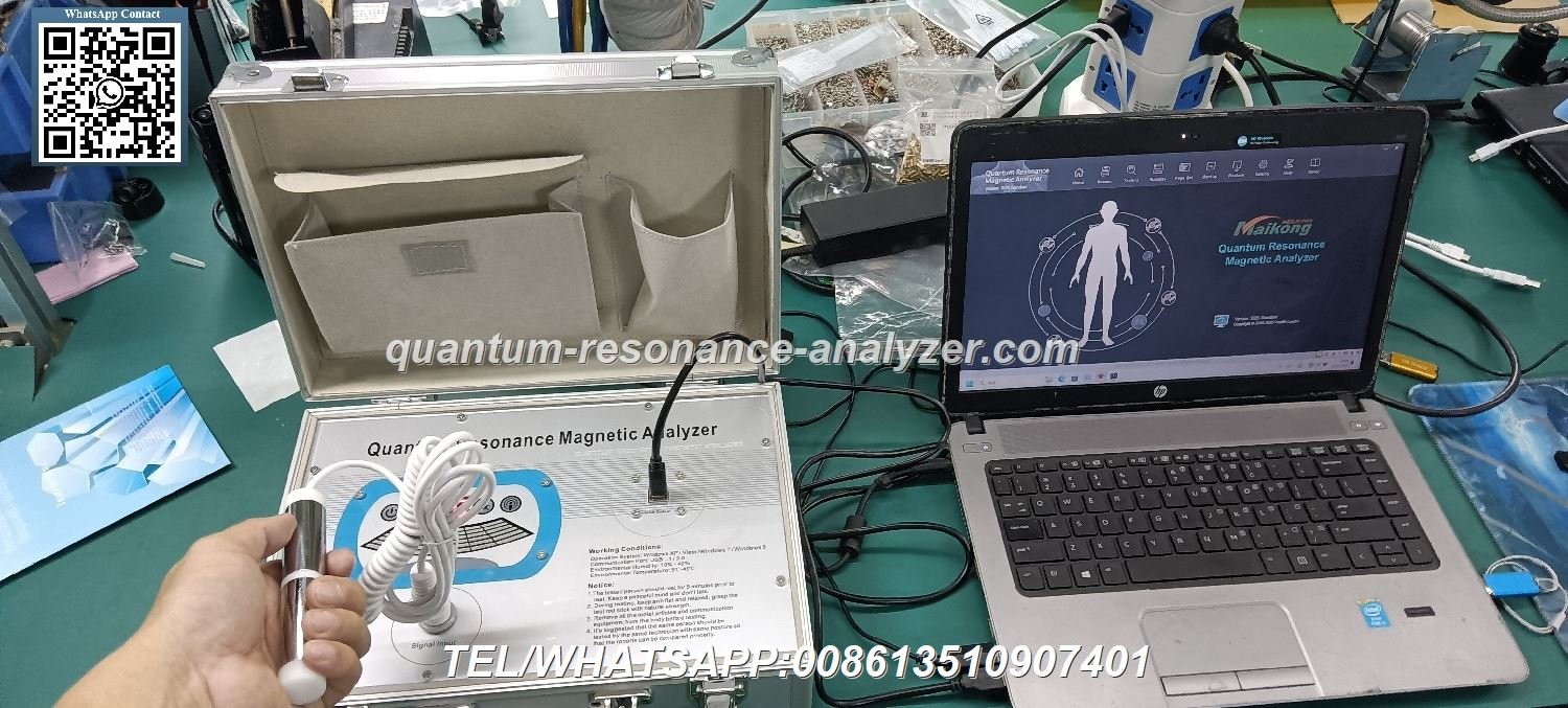 Analizador cuántico QMR MAIKONG sobre mesa de consultorio con sensor conectado
